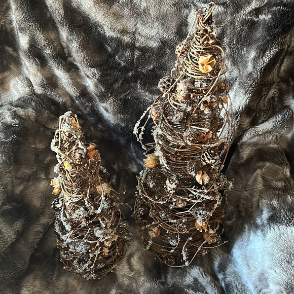 Set of 2 Winter TreesPartylite - Picture 2 of 4